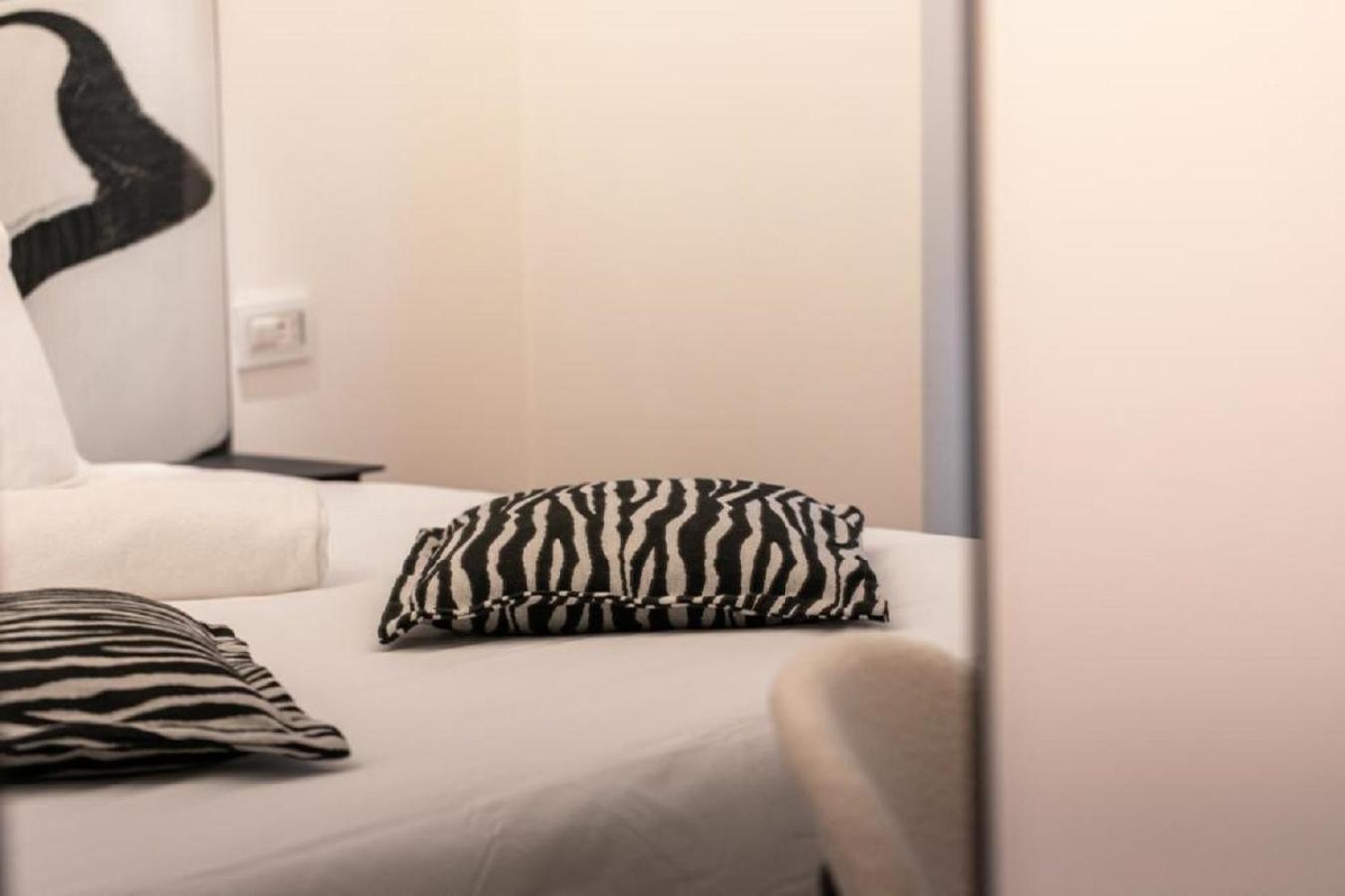 Hotel Bhr Cavour 150 Roma Exterior foto